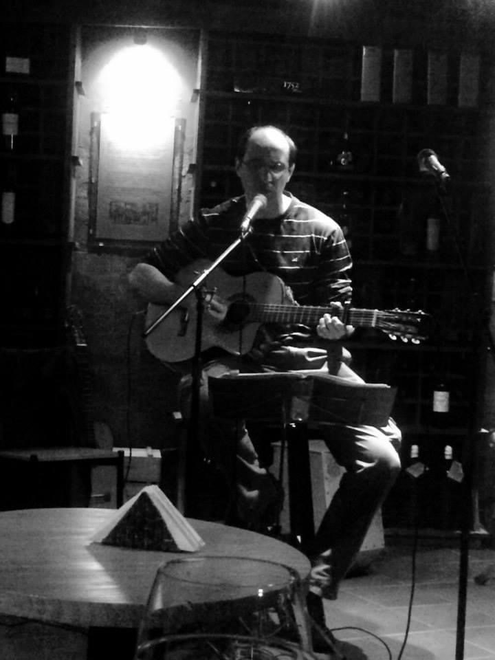 foto Michel Álvarez en escenario
